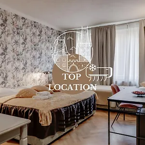 Louren Charles Bridge Aparthotel